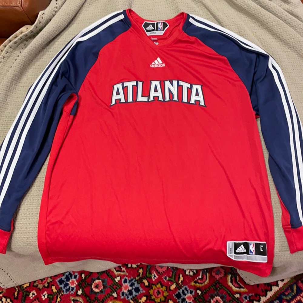 Atlanta Hawks team warm up shirt